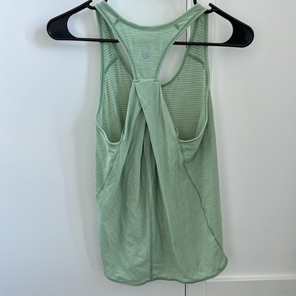 Lululemon tank - Picture 2 of 3
